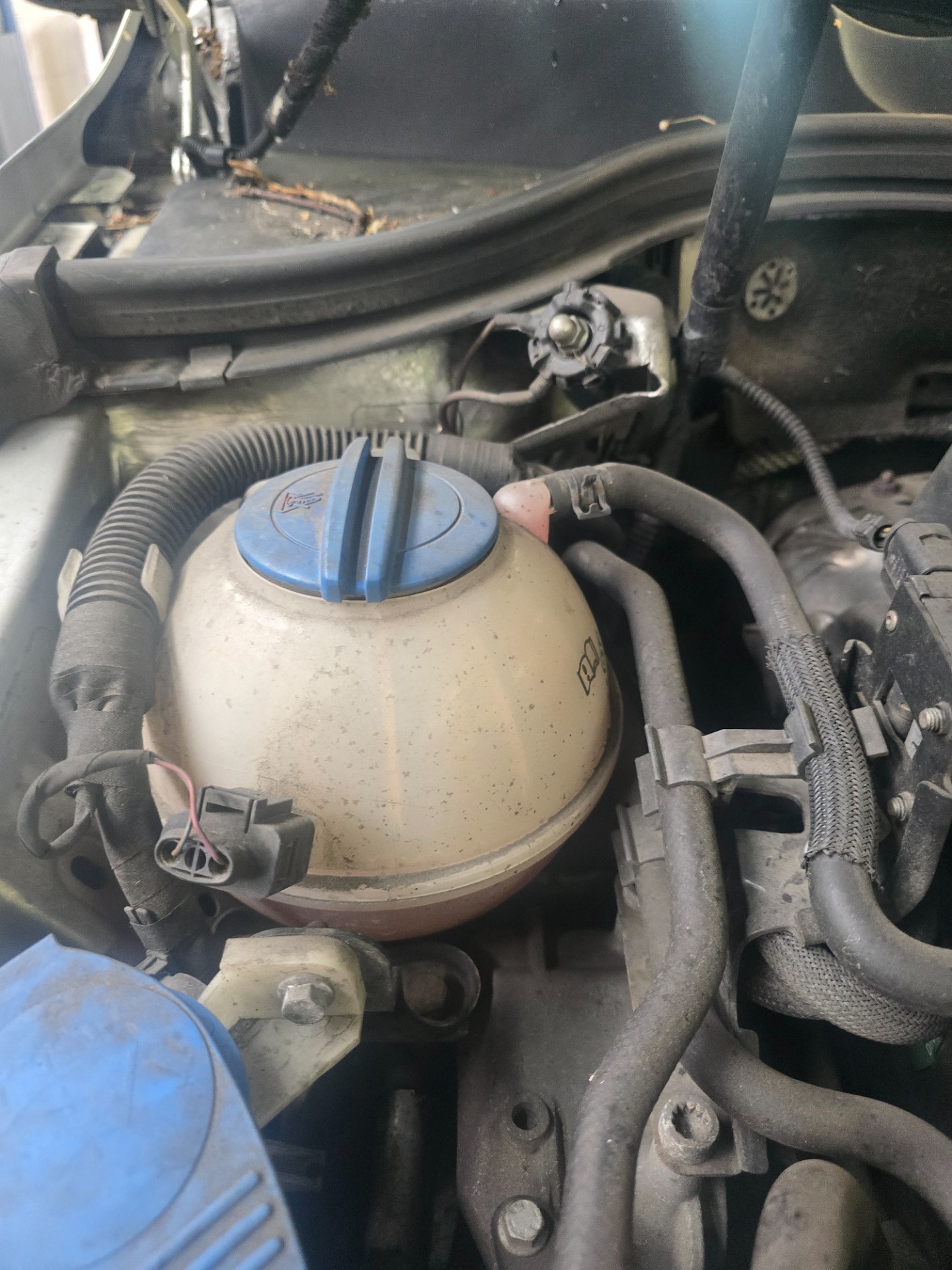 Poziom płynu chłodniczego - VW PASSAT B7