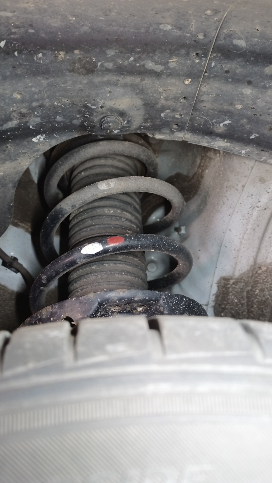 Odboje i osłony przedniej osi - KIA CEED