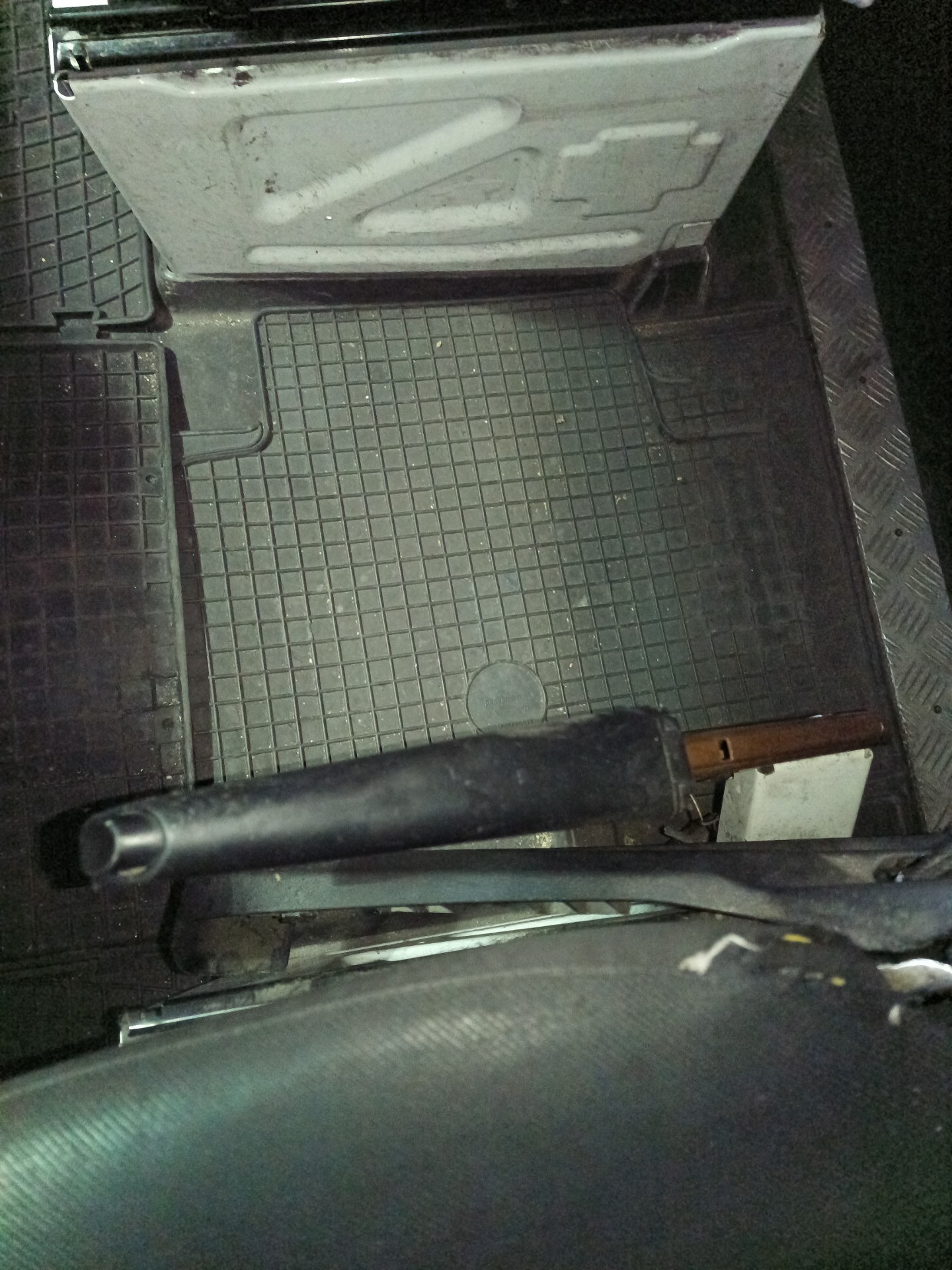 Działanie hamulca pomocniczego - MERCEDES-BENZ SPRINTER 3,5-t Furgon