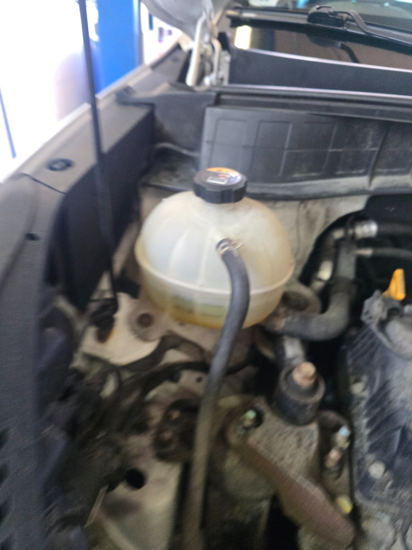 Poziom płynu chłodniczego - HYUNDAI TUCSON