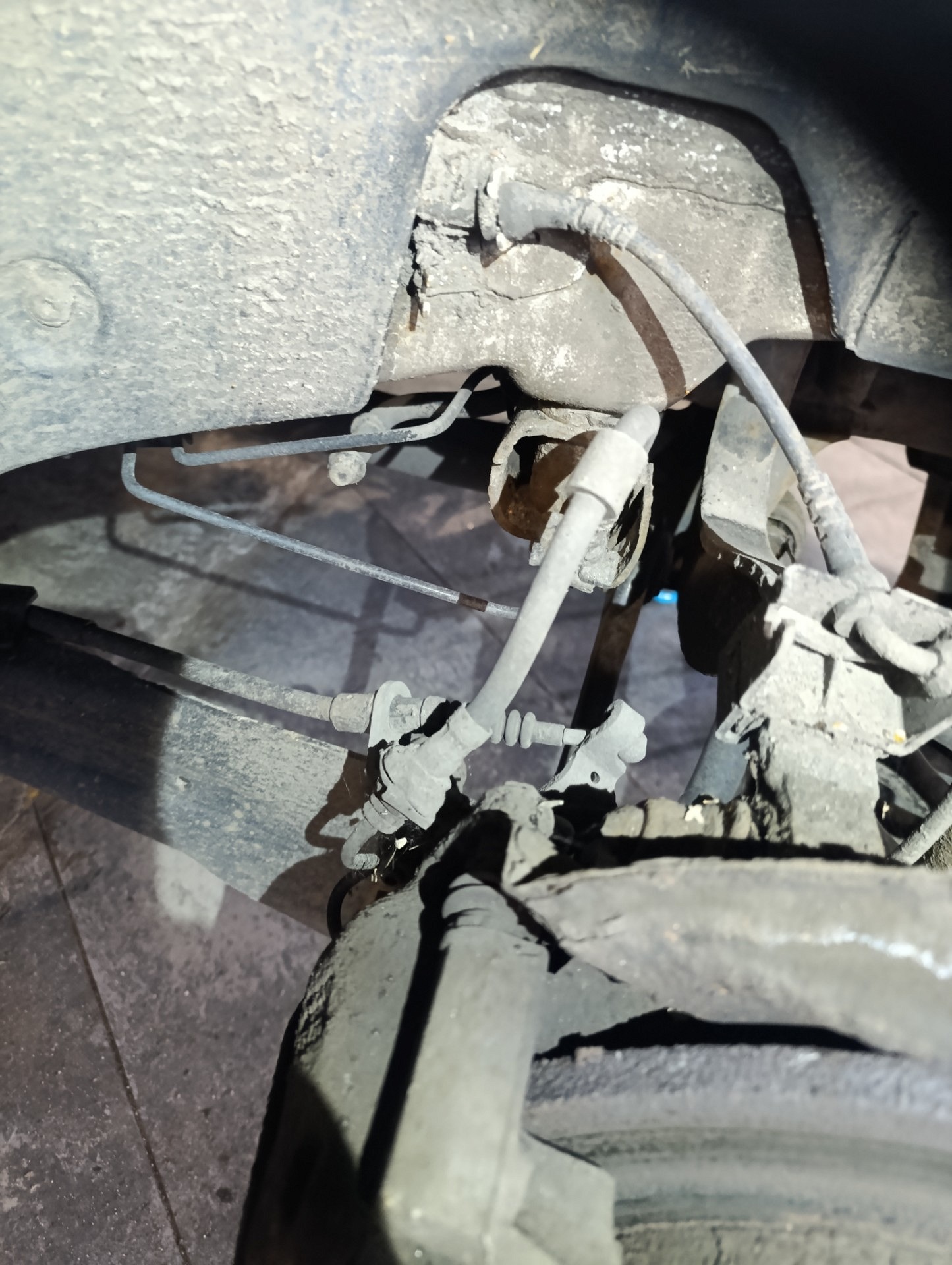Tylne przewody hamulcowe - VW TOURAN