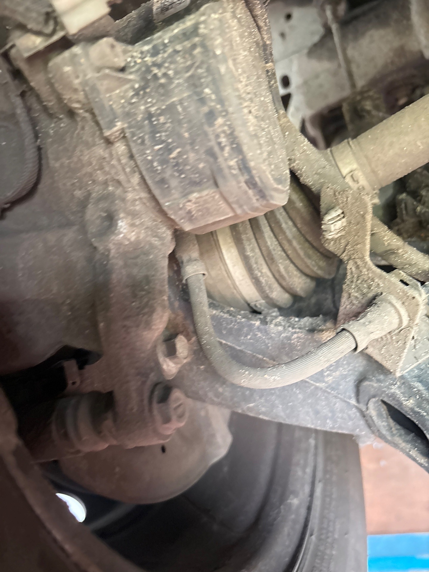 Przewody hamulcowe: tylna oś - FORD TRANSIT V363 Furgon