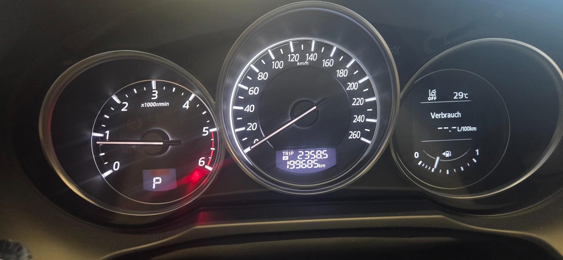 Wskazania deski rozdzielczej - MAZDA 6 Kombi