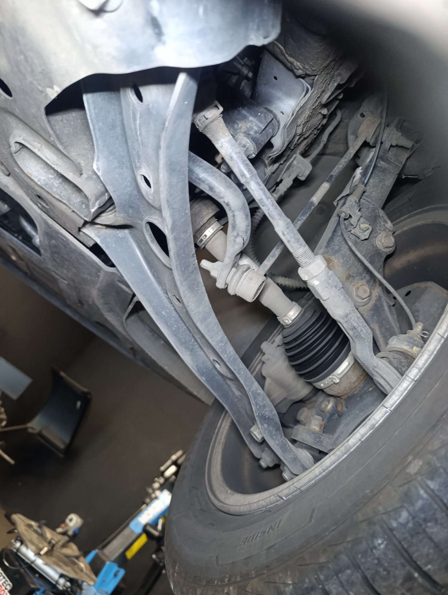 Zawieszenie przedniej osi - KIA CEED
