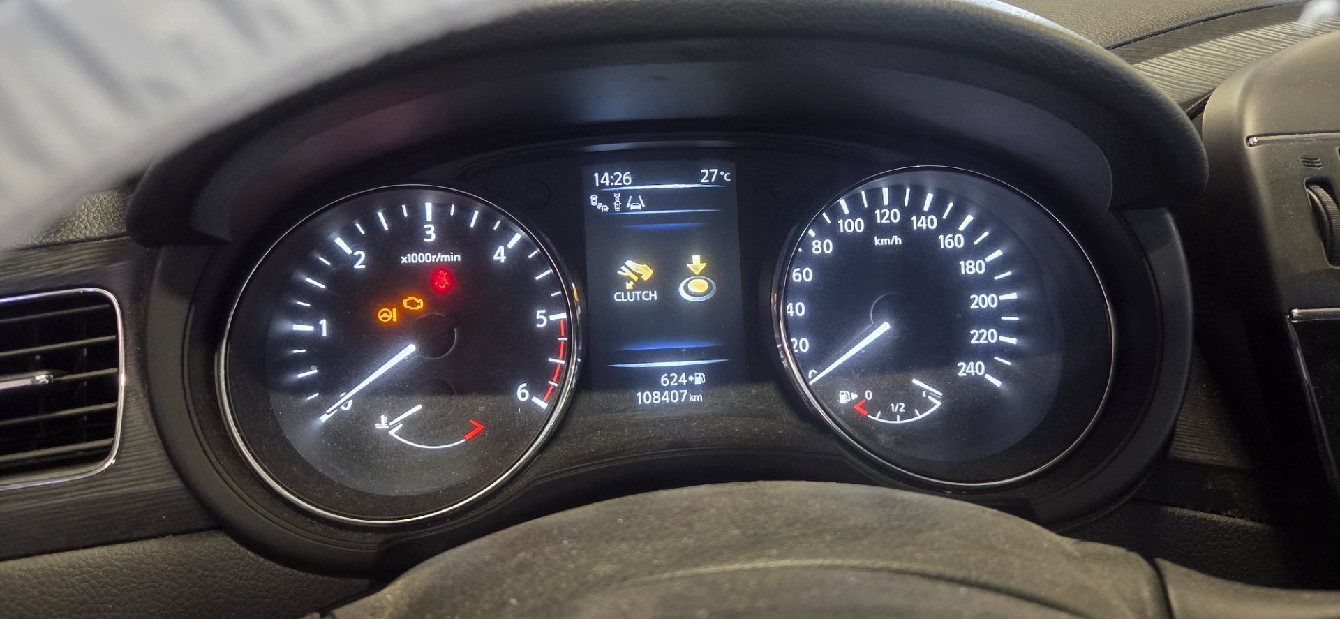 Komunikaty na desce rozdzielczej - NISSAN PULSAR liftback