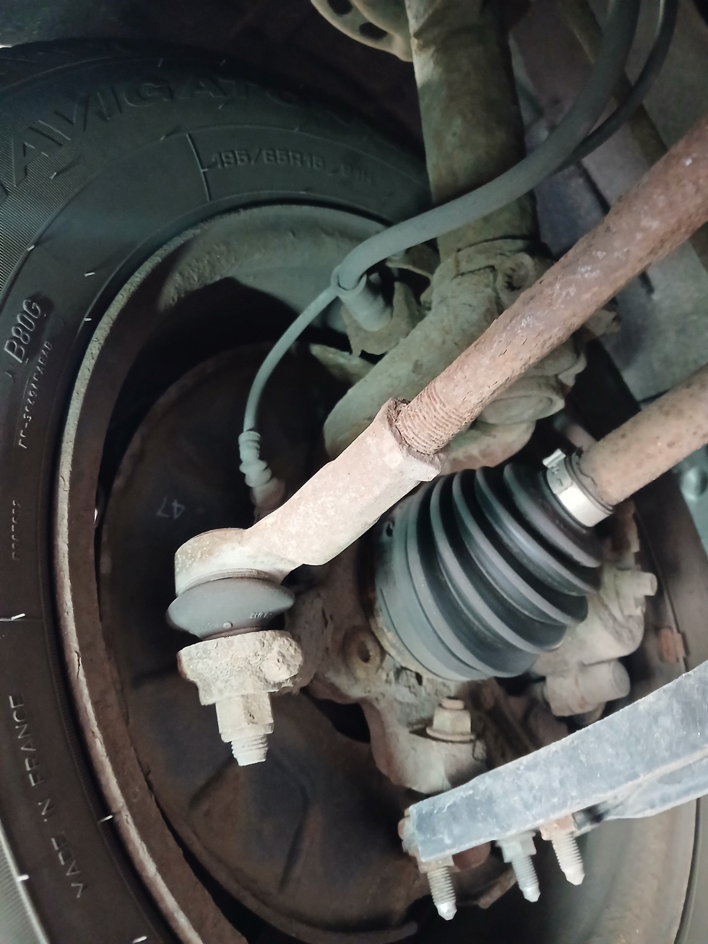 Drążek i końcówka - lewa - SKODA OCTAVIA II Combi