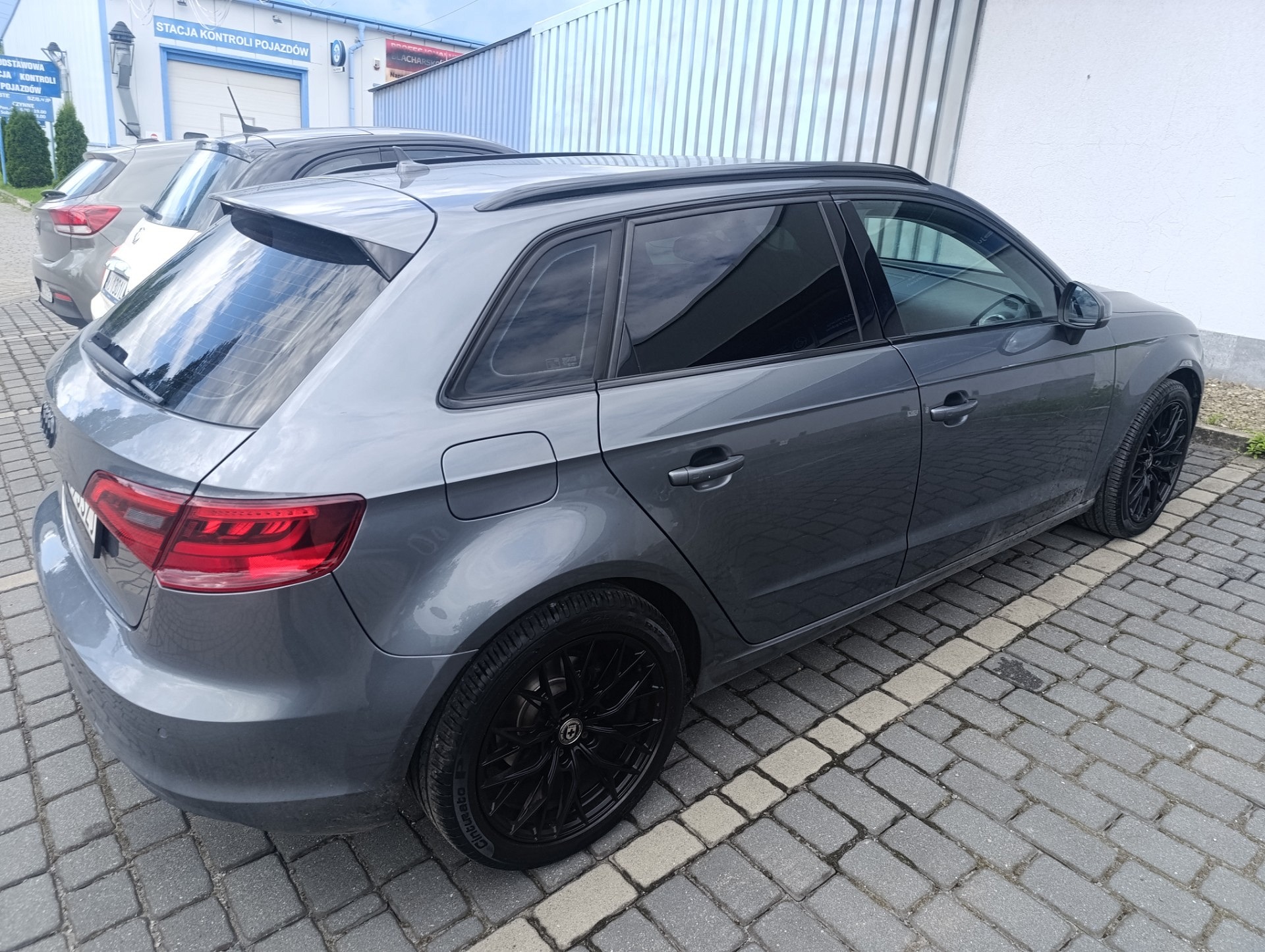 Strona prawa - AUDI A3 Sportback