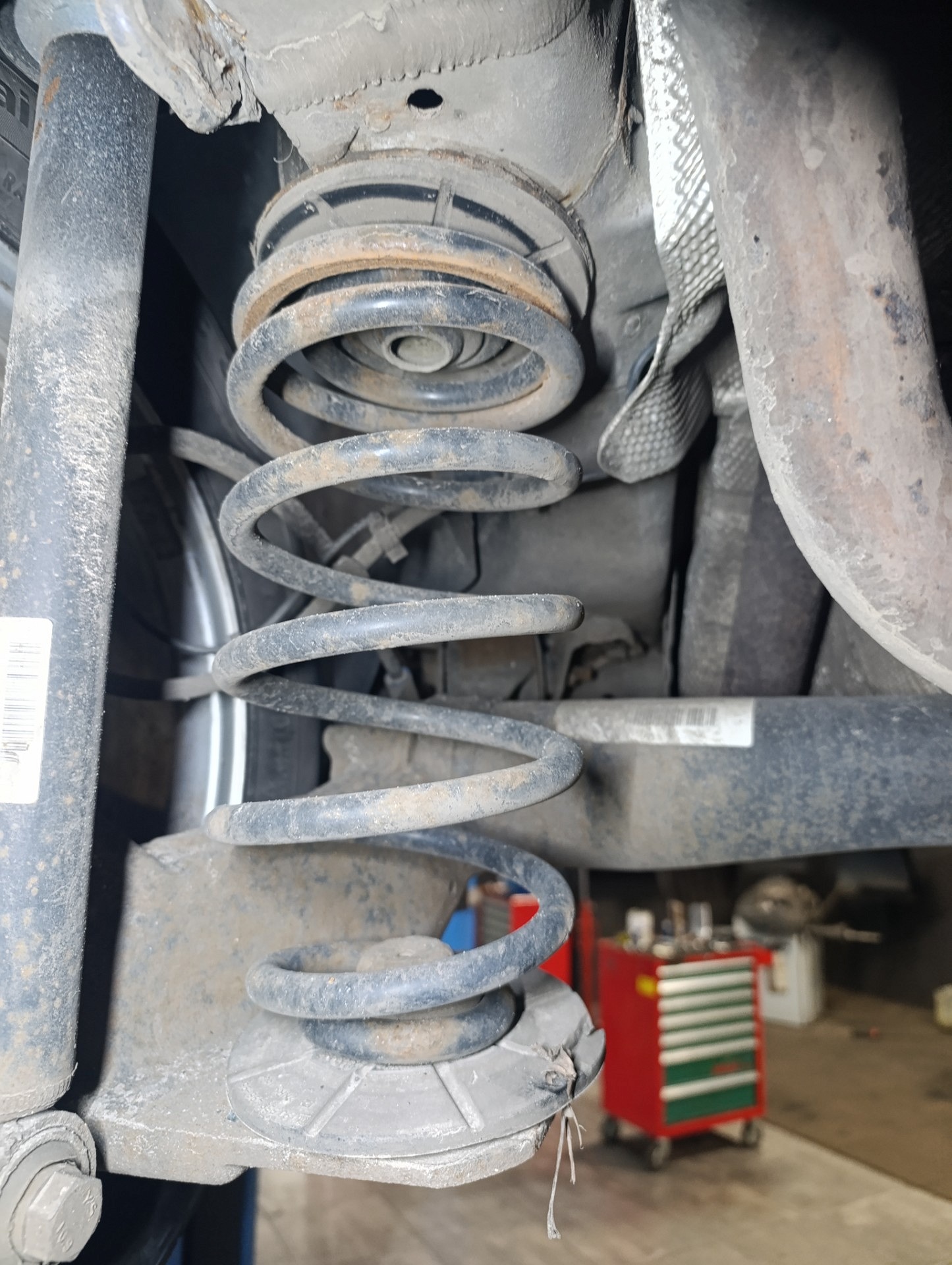 Sprężyny na tylnej osi - CHEVROLET CRUZE liftback